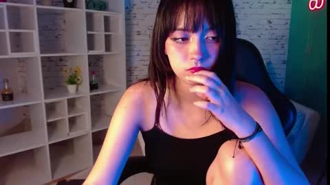 Snapshot of noeva_ chatting on 10/02/25, 11:45 Noeva online show from 10/02/25, 11:45