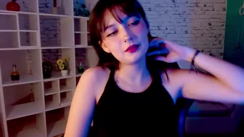 Snapshot of noeva_ chatting on 10/16/25, 11:50 Noeva online show from 10/16/25, 11:50