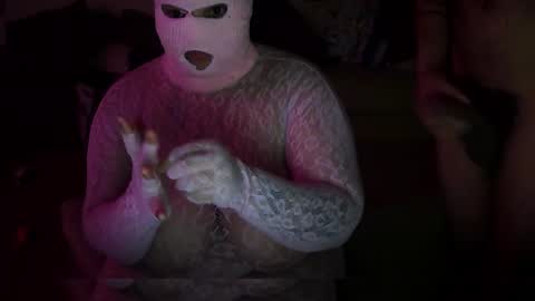 Snapshot of nofacejustlace chatting on 12/22/25, 03:58 Noname online show from 12/22/25, 03:58