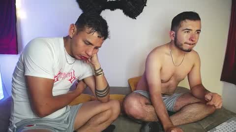 noha_and_iam1 online show from 02/12/26, 11:27