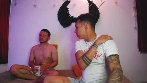noha_and_iam1 online show from 04/29/26, 12:31