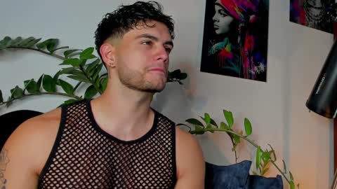 Snapshot of noha_miler chatting on 01/18/25, 12:13 kevin online show from 01/18/25, 12:13