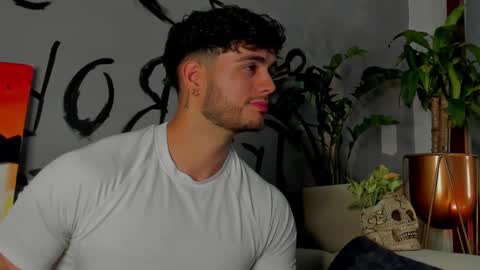 Snapshot of noha_miler chatting on 02/22/25, 11:46 kevin online show from 02/22/25, 11:46