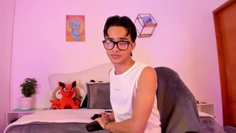 noha_natan online show from 10/12/25, 11:42