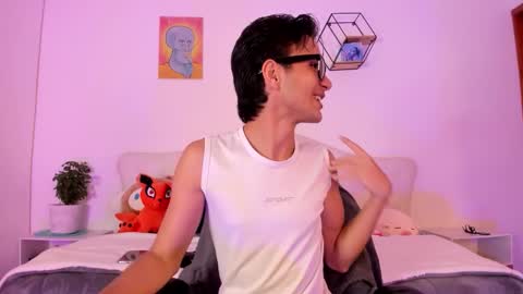 noha_natan online show from 10/13/25, 12:05