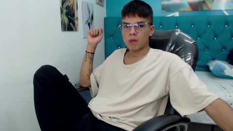 Snapshot of noha_scott chatting on 12/26/24, 06:12 Noha Scott online show from 12/26/24, 06:12