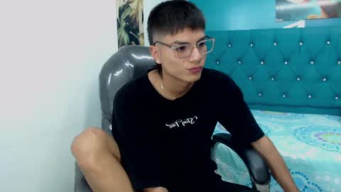 Snapshot of noha_scott chatting on 01/05/25, 10:40 Noha Scott online show from 01/05/25, 10:40