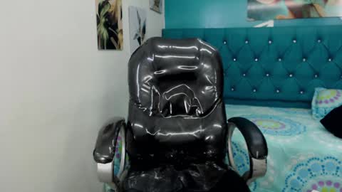 Snapshot of noha_scott chatting on 01/29/25, 01:58 Noha Scott online show from 01/29/25, 01:58