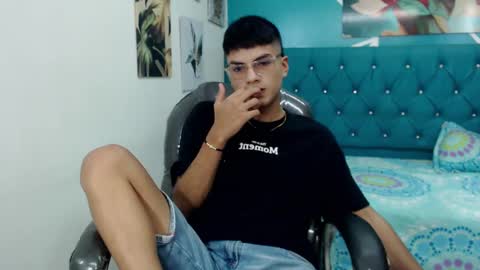 Snapshot of noha_scott chatting on 02/14/25, 11:09 Noha Scott online show from 02/14/25, 11:09