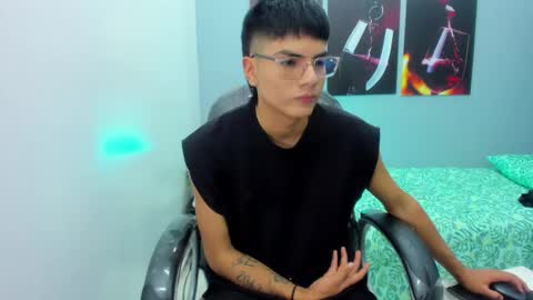 Snapshot of noha_scott chatting on 02/23/25, 10:42 Noha Scott online show from 02/23/25, 10:42