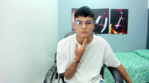 Snapshot of noha_scott chatting on 02/25/25, 10:50 Noha Scott online show from 02/25/25, 10:50