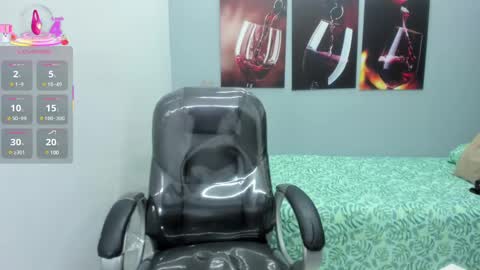 Snapshot of noha_scott chatting on 03/01/25, 11:04 Noha Scott online show from 03/01/25, 11:04