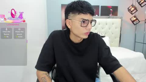 Snapshot of noha_scott chatting on 10/12/25, 10:42 Noha Scott online show from 10/12/25, 10:42