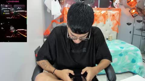 Snapshot of noha_scott chatting on 10/22/25, 11:37 Noha Scott online show from 10/22/25, 11:37