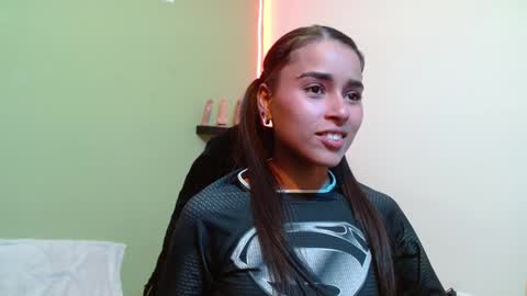 Snapshot of noha_thomson chatting on 12/19/24, 07:18 Noha Thomson online show from 12/19/24, 07:18