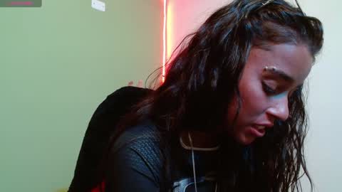 Snapshot of noha_thomson chatting on 01/17/25, 10:56 Noha Thomson online show from 01/17/25, 10:56