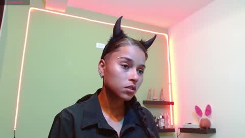 Snapshot of noha_thomson chatting on 01/18/25, 08:30 Noha Thomson online show from 01/18/25, 08:30