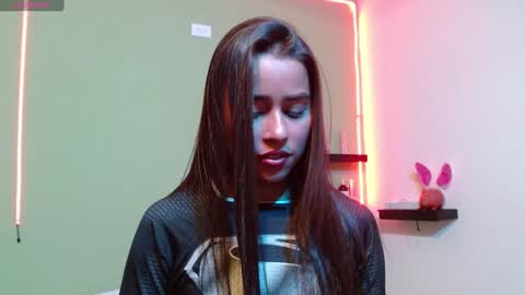 Snapshot of noha_thomson chatting on 01/24/25, 06:04 Noha Thomson online show from 01/24/25, 06:04