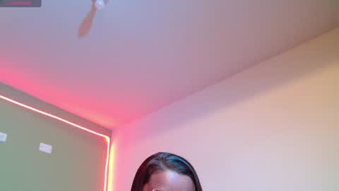 Snapshot of noha_thomson chatting on 01/24/25, 09:47 Noha Thomson online show from 01/24/25, 09:47