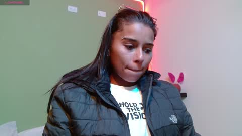 Snapshot of noha_thomson chatting on 01/28/25, 08:15 Noha Thomson online show from 01/28/25, 08:15