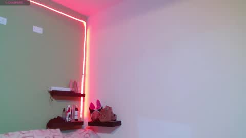 Snapshot of noha_thomson chatting on 02/20/25, 11:32 Noha Thomson online show from 02/20/25, 11:32