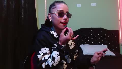 Snapshot of noha_thomson chatting on 10/04/25, 08:18 Noha Thomson online show from 10/04/25, 08:18