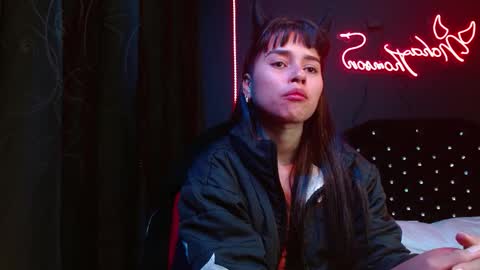 Snapshot of noha_thomson chatting on 11/28/25, 02:47 Noha Thomson online show from 11/28/25, 02:47