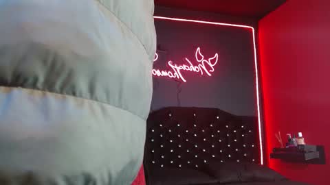 Snapshot of noha_thomson chatting on 03/07/26, 07:44 Noha Thomson online show from 03/07/26, 07:44