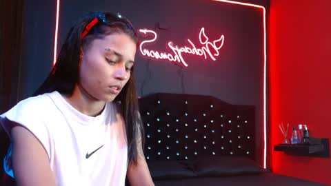 Snapshot of noha_thomson chatting on 04/06/26, 10:22 Noha Thomson online show from 04/06/26, 10:22