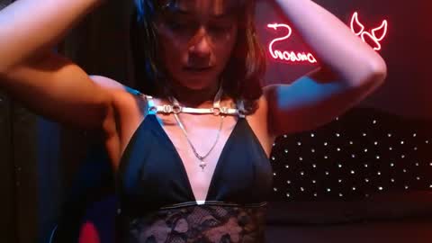 Snapshot of noha_thomson chatting on 04/17/26, 08:45 Noha Thomson online show from 04/17/26, 08:45