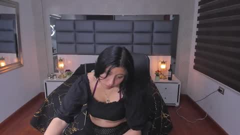 Snapshot of nohemi_louse chatting on 01/09/26, 07:04 Nohemi online show from 01/09/26, 07:04