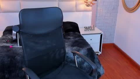 Snapshot of nohemi_louse chatting on 02/12/26, 07:42 Nohemi online show from 02/12/26, 07:42