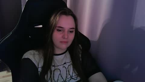 noir_ember_ online show from 09/18/25, 11:45