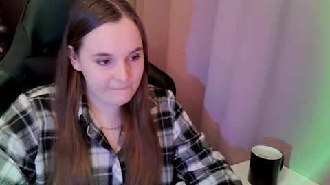 noir_ember_ online show from 02/01/26, 03:43