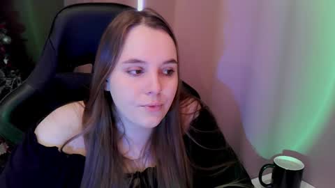 noir_ember_ online show from 02/02/26, 07:51