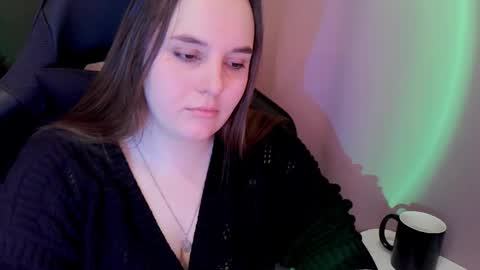 noir_ember_ online show from 02/03/26, 03:39