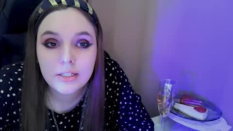 noir_ember_ online show from 02/27/26, 04:40