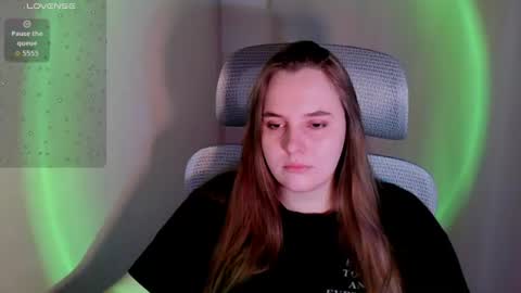 noir_ember_ online show from 06/16/26, 05:04