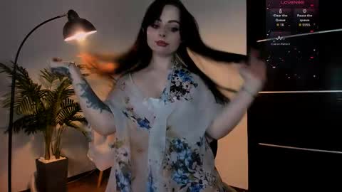 Snapshot of noirael chatting on 04/08/26, 11:21 Noirael online show from 04/08/26, 11:21