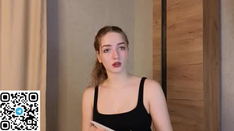 Sophie online show from 02/25/26, 06:12