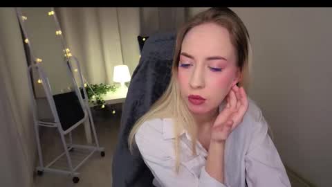 Snapshot of noirnymphh chatting on 02/20/26, 10:32 Isabelle online show from 02/20/26, 10:32