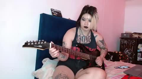 Snapshot of noise_anny chatting on 01/11/25, 05:51 anny online show from 01/11/25, 05:51