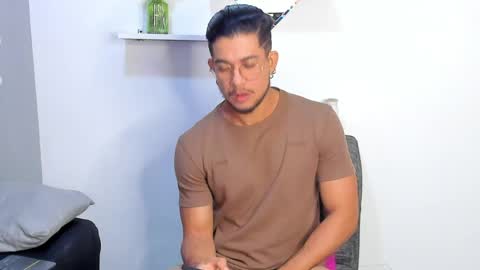 Snapshot of nolan_joness chatting on 05/08/26, 02:17 Im Nolan online show from 05/08/26, 02:17