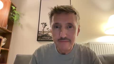 Snapshot of nolo34 chatting on 12/15/25, 04:33 nolo34 online show from 12/15/25, 04:33