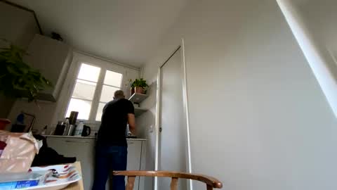 Snapshot of non131977 chatting on 02/26/25, 07:31 Paris75 online show from 02/26/25, 07:31