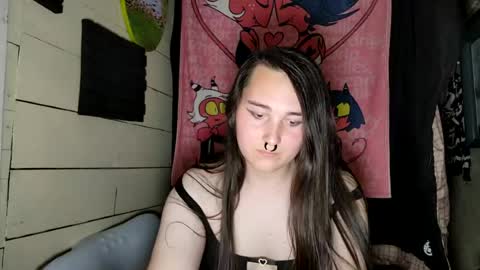 Snapshot of nonbinarybeauty20 chatting on 06/18/26, 09:14 nonbinarybeauty20 online show from 06/18/26, 09:14
