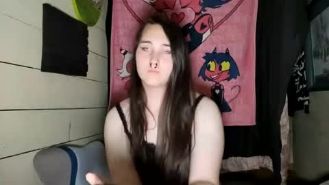Snapshot of nonbinarybeauty20 chatting on 06/24/26, 05:28 nonbinarybeauty20 online show from 06/24/26, 05:28