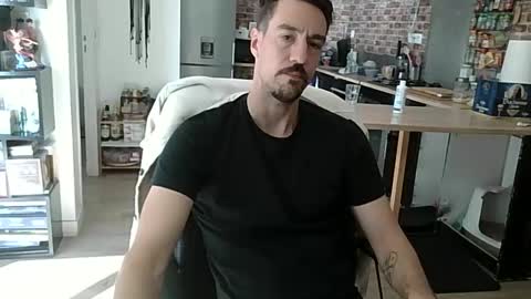 Isaac online show from 10/16/25, 10:27