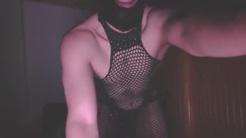 Noon ee online show from 10/19/25, 04:35