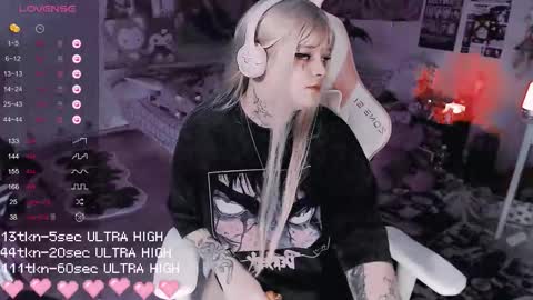 Snapshot of noori_hope chatting on 11/05/25, 08:53 Noori online show from 11/05/25, 08:53